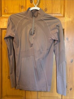 Anique size small women’s 1/4 zip sunshirt